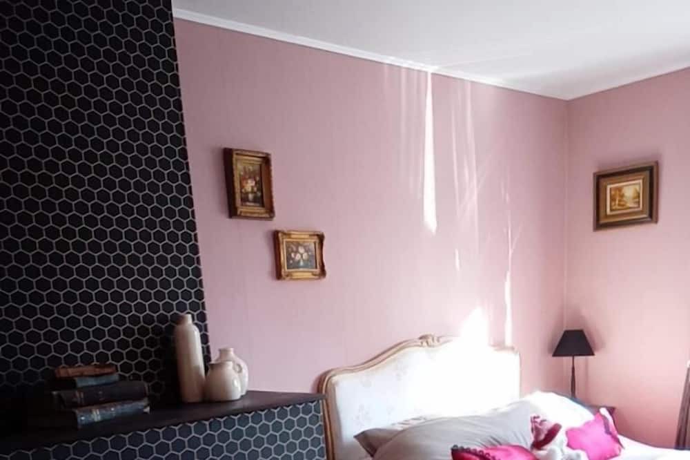 Photo of Bedroom in Corlay