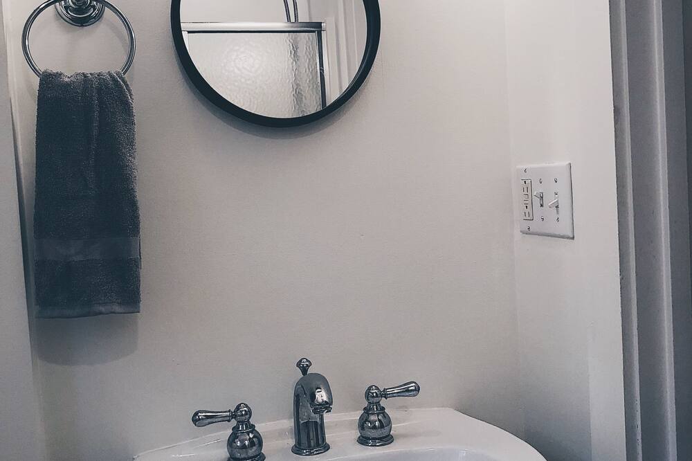 Photo of Bathroom in Sunapee