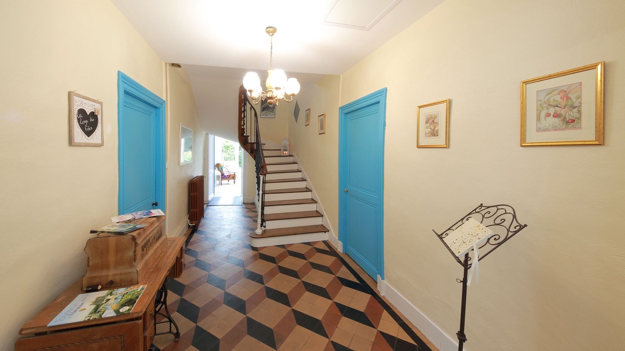 Photo of Others in Latille