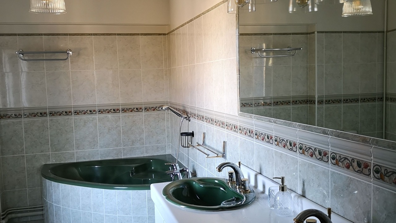 Photo of Bathroom in Asnieres-sur-Oise