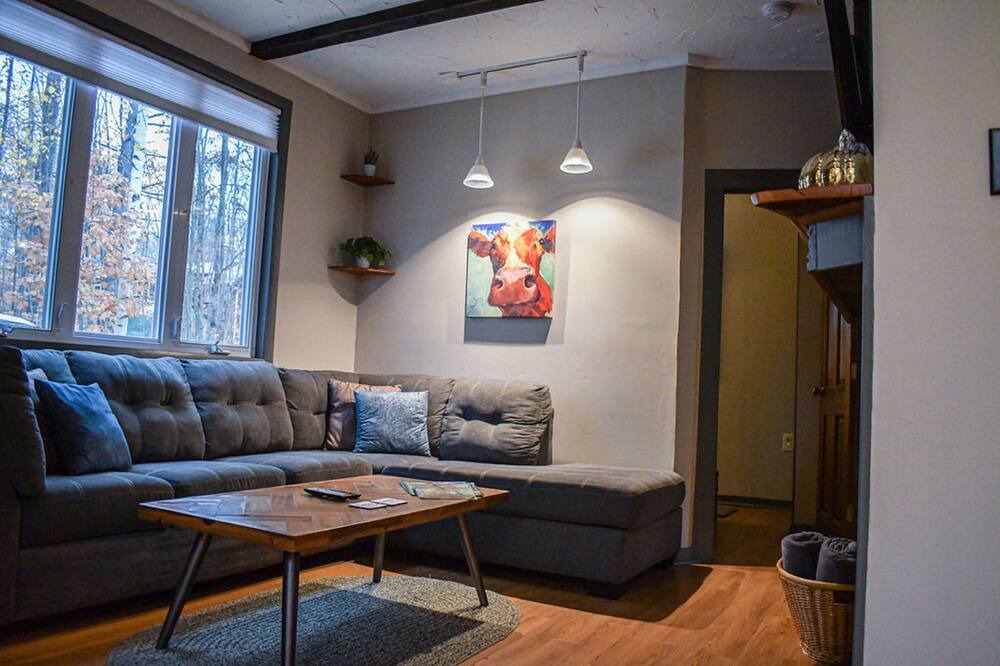 Photo of Livingroom in Goshen