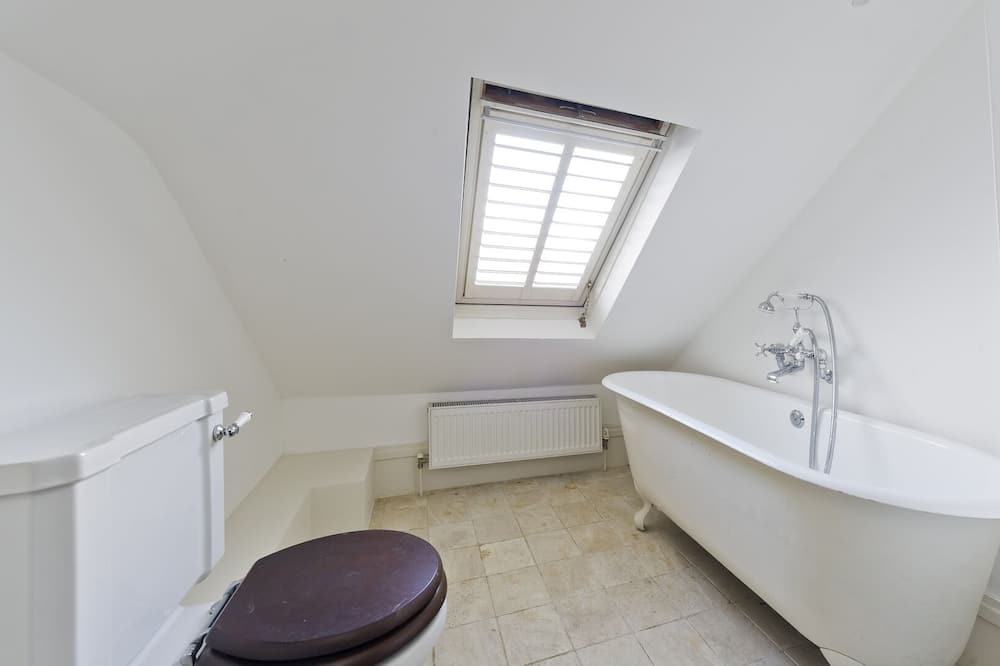 Photo of Bathroom in Northcote