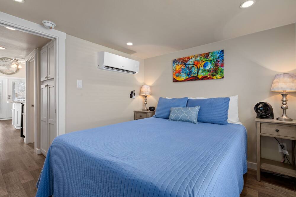 Photo of Bedroom in Staples