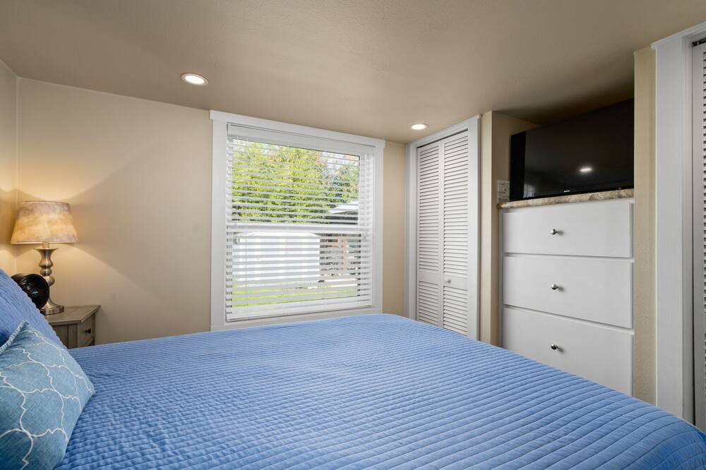 Photo of Bedroom in Staples
