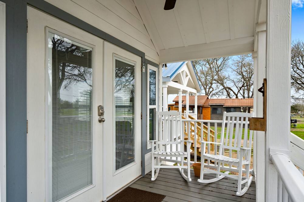 Photo of Patio Balcony in Staples