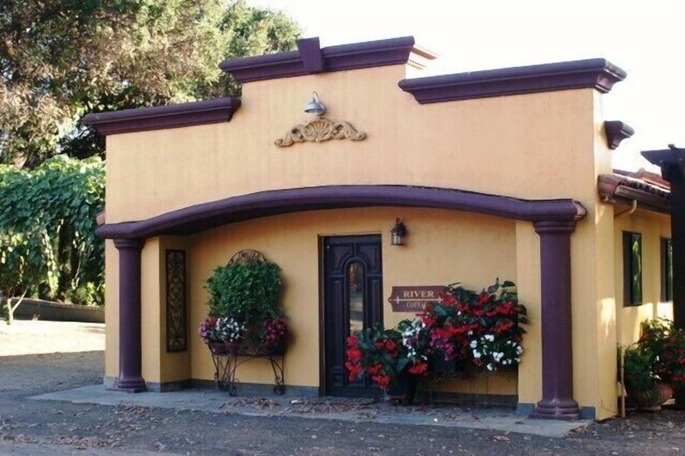 Photo of Outdoor in North Woodbridge