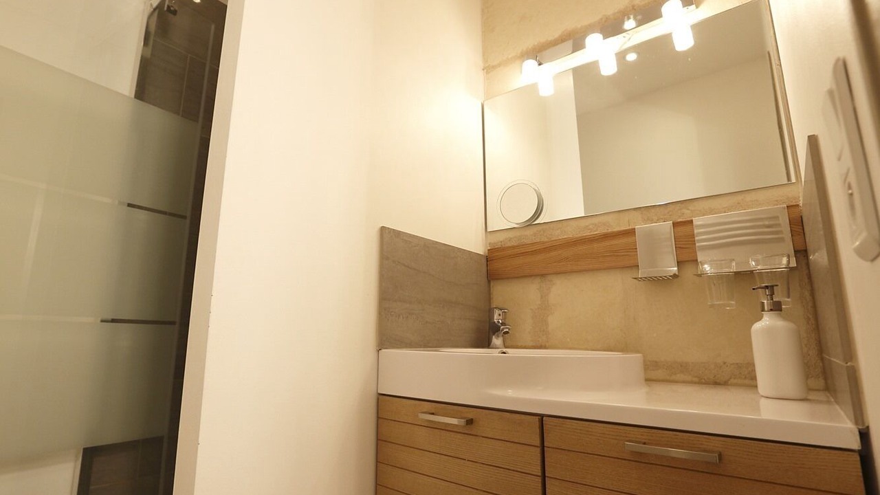 Photo of Bathroom in Chinon