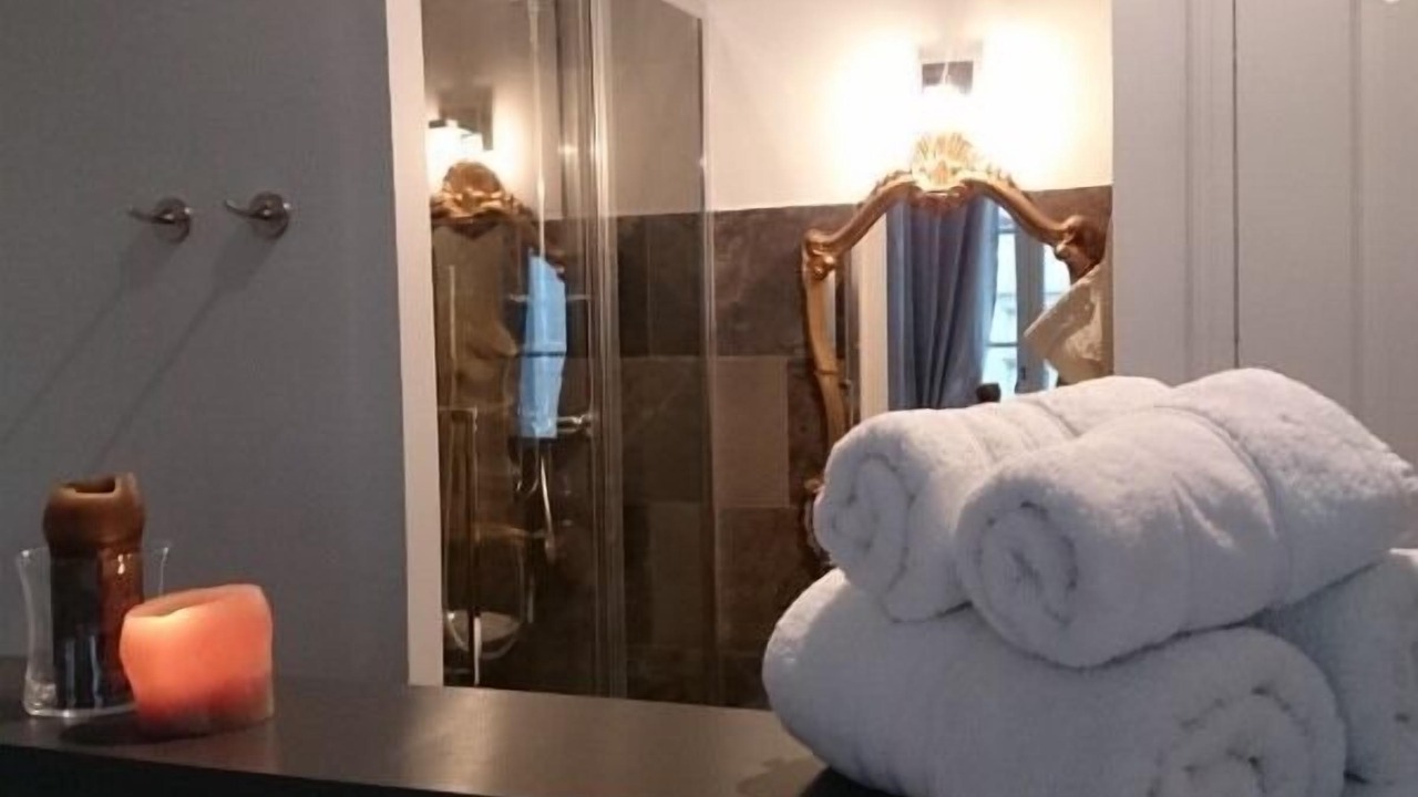 Photo of Bathroom in Chinon