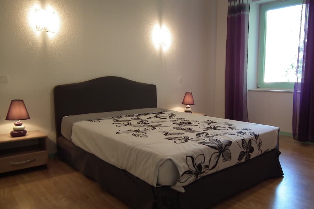 Photo of Bedroom in Saint-Laurent-du-Pont