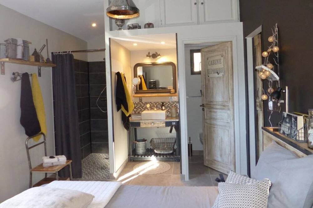 Photo of Bedroom in Puimoisson