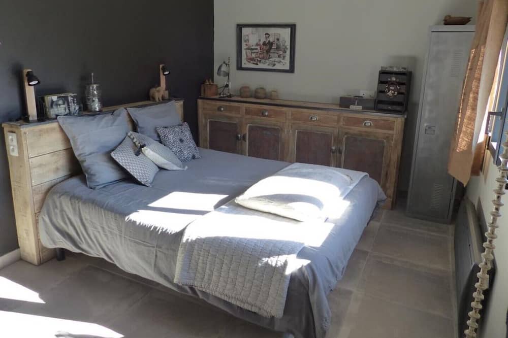 Photo of Bedroom in Puimoisson