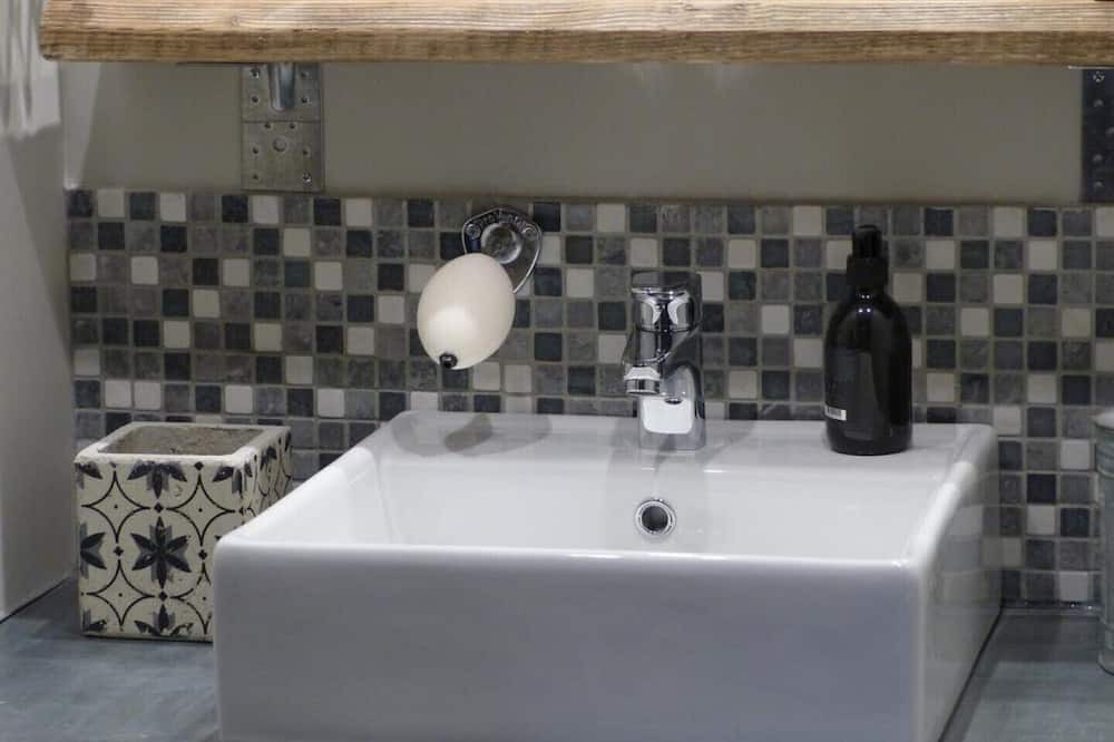 Photo of Bathroom in Puimoisson