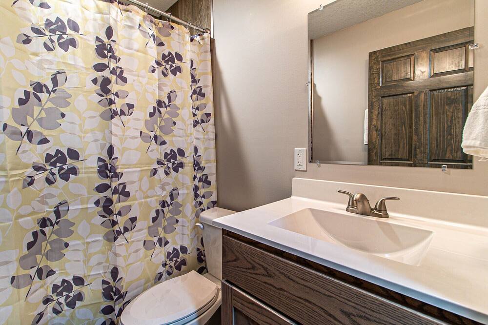 Photo of Bathroom in Van Buren