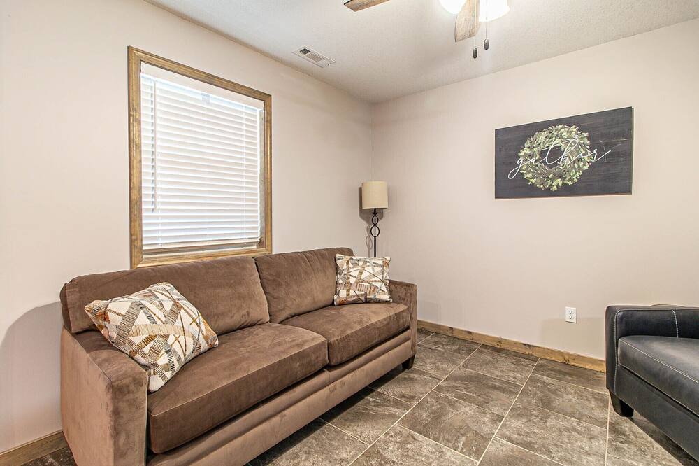 Photo of Livingroom in Van Buren