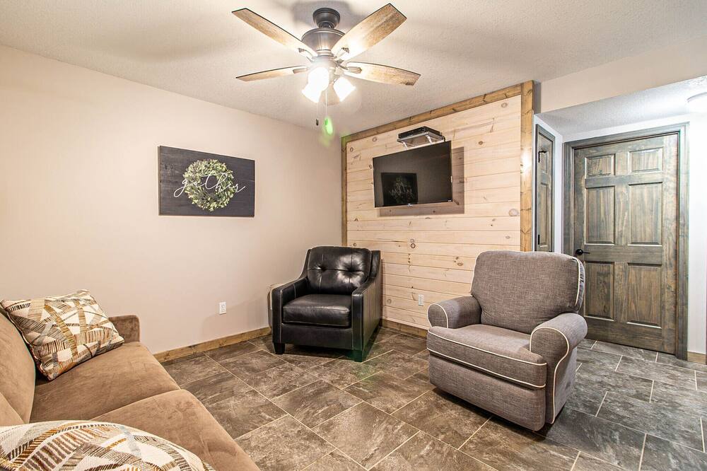 Photo of Livingroom in Van Buren