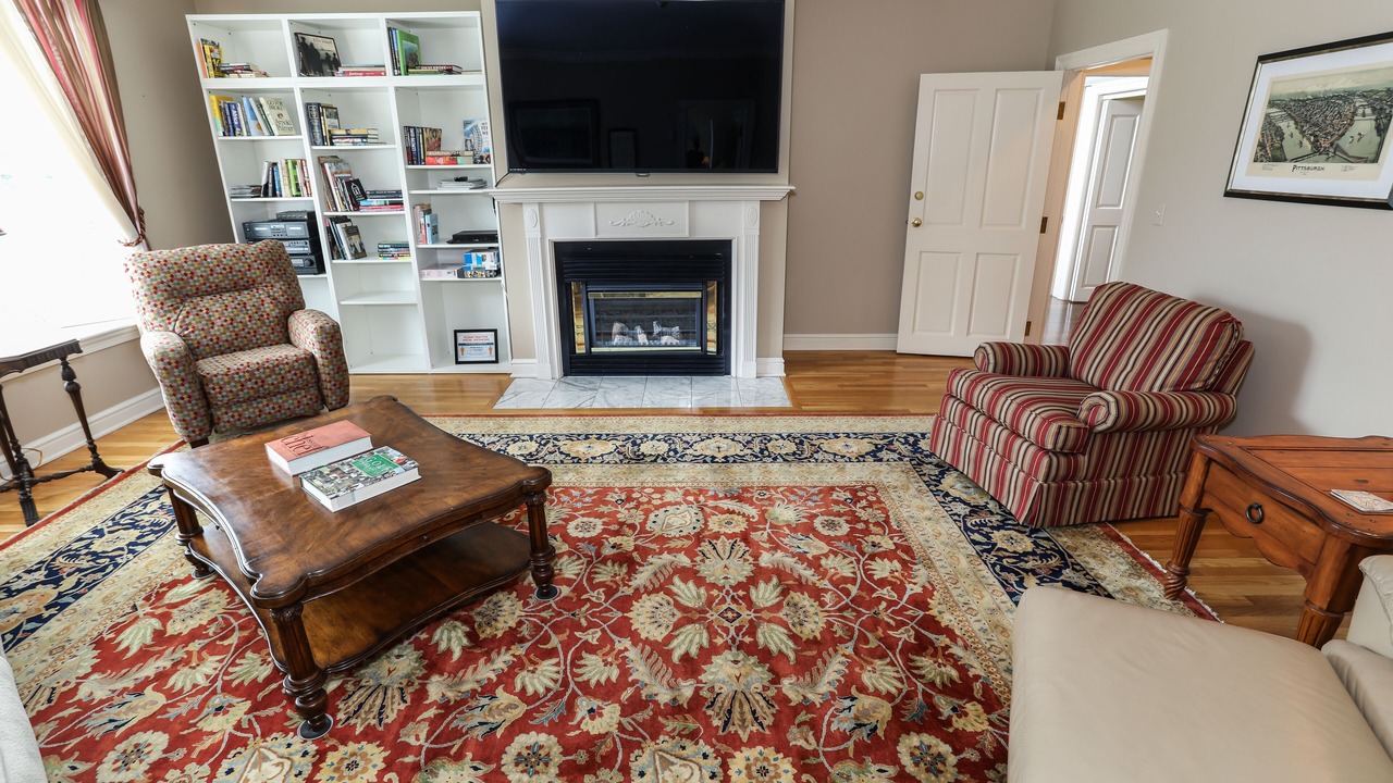 Photo of Bedroom in Plum
