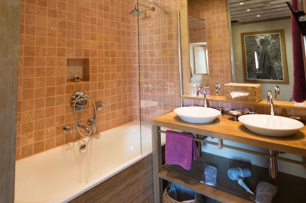 Photo of Bathroom in Lemere