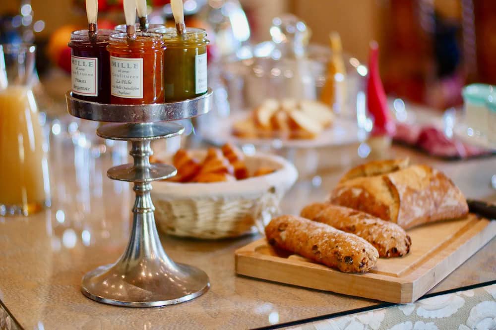 Photo of Others in Lemere