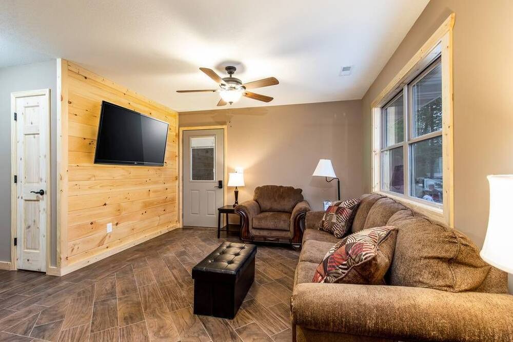 Photo of Livingroom in Van Buren