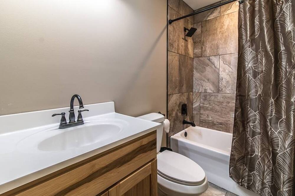 Photo of Bathroom in Van Buren