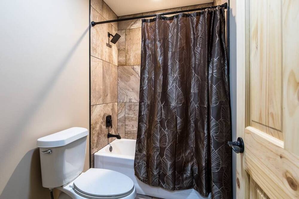Photo of Bathroom in Van Buren