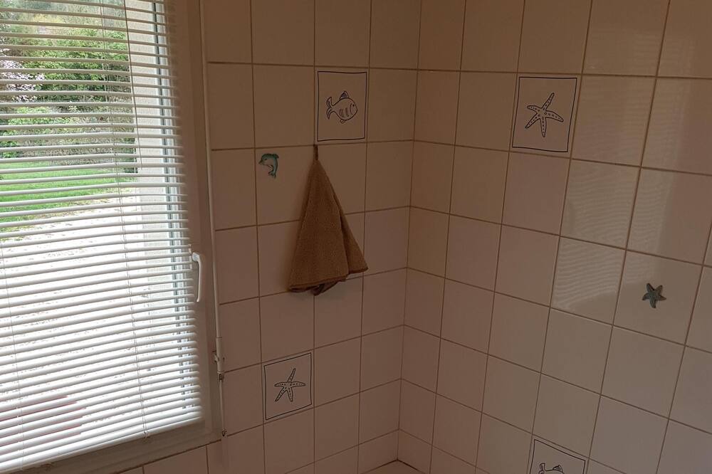 Photo of Bathroom in Aix-en-Issart