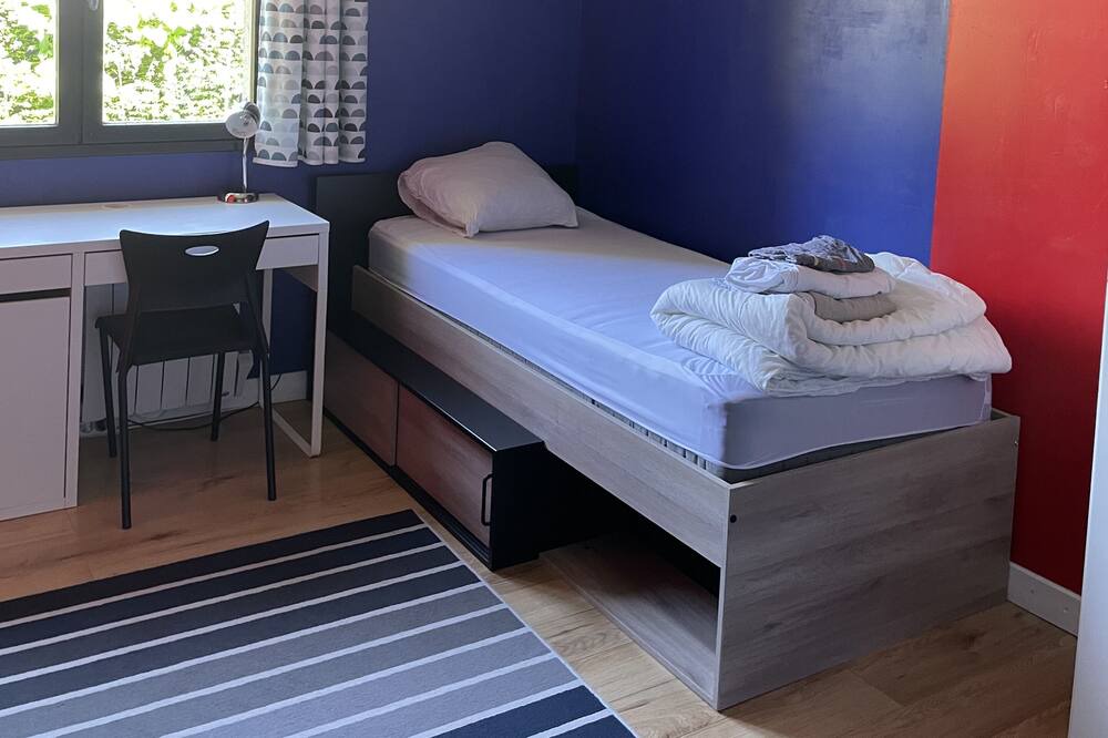 Photo of Bedroom in Crest