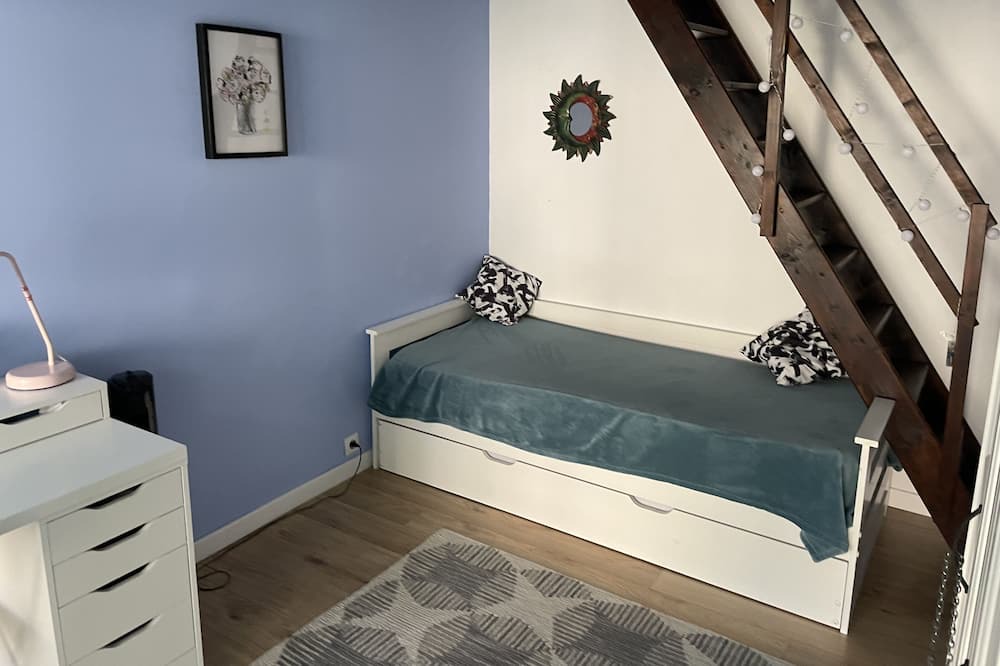 Photo of Others in Crest