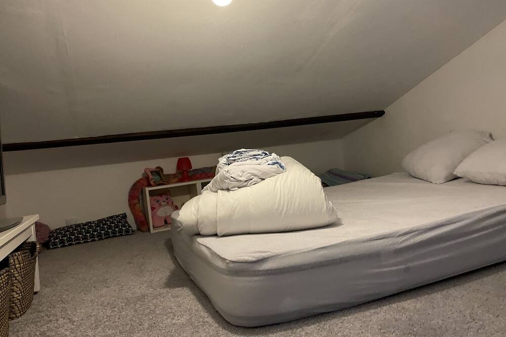 Photo of Bedroom in Crest