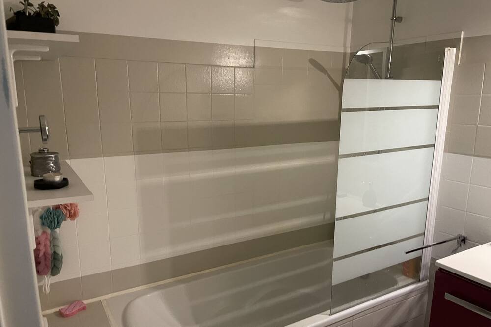 Photo of Bathroom in Crest