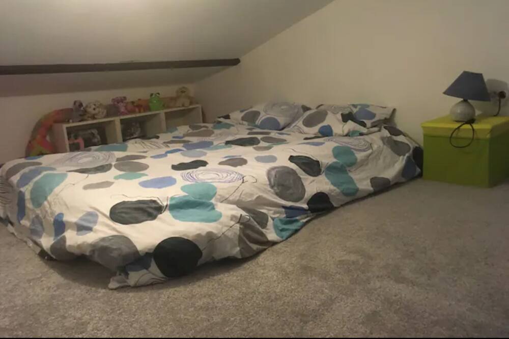 Photo of Bedroom in Crest
