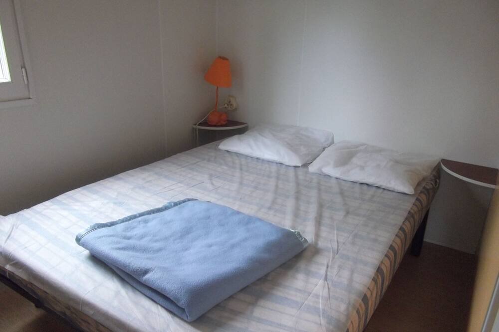 Photo of Bedroom in Rogny-les-Sept-Ecluses