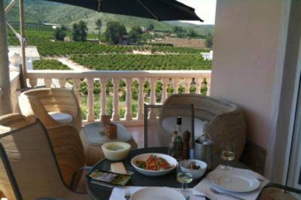 Photo of Patio Balcony in Alberic