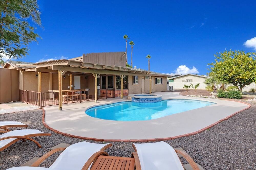 Photo of Outdoor in Desert Park Estates