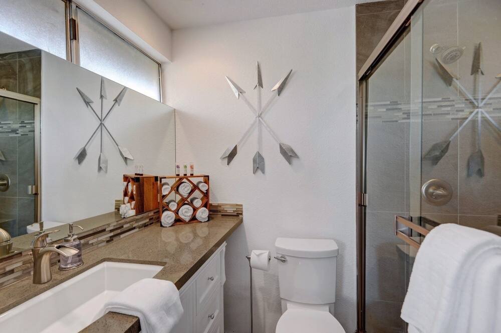 Photo of Bathroom in Desert Park Estates