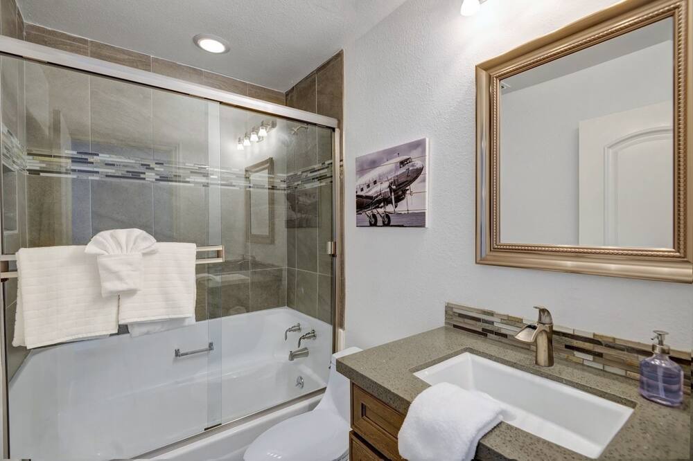 Photo of Bathroom in Desert Park Estates
