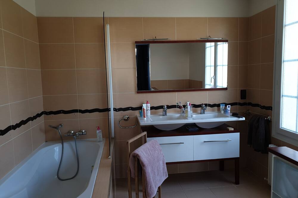 Photo of Bathroom in Le Home