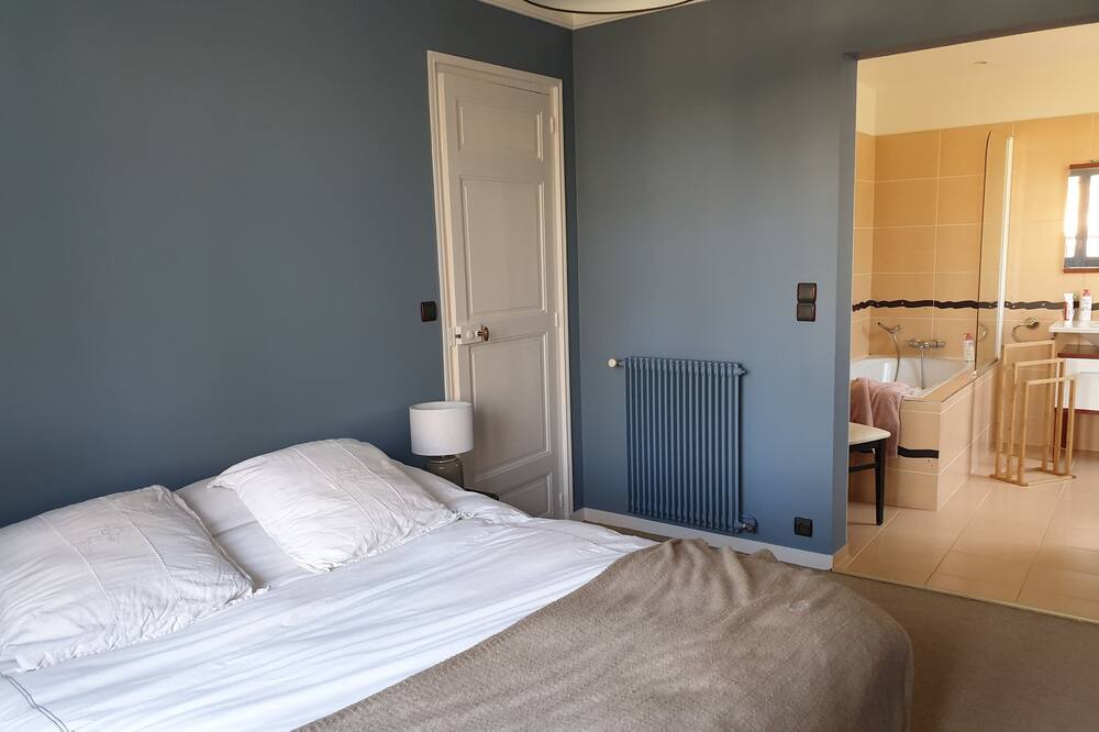 Photo of Bedroom in Le Home