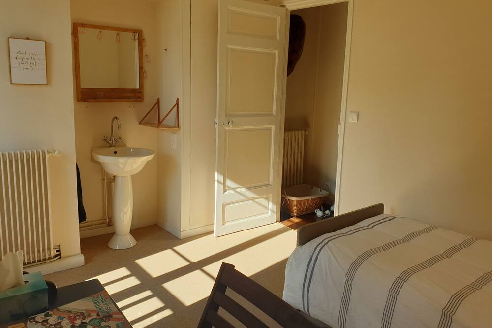 Photo of Bedroom in Le Home