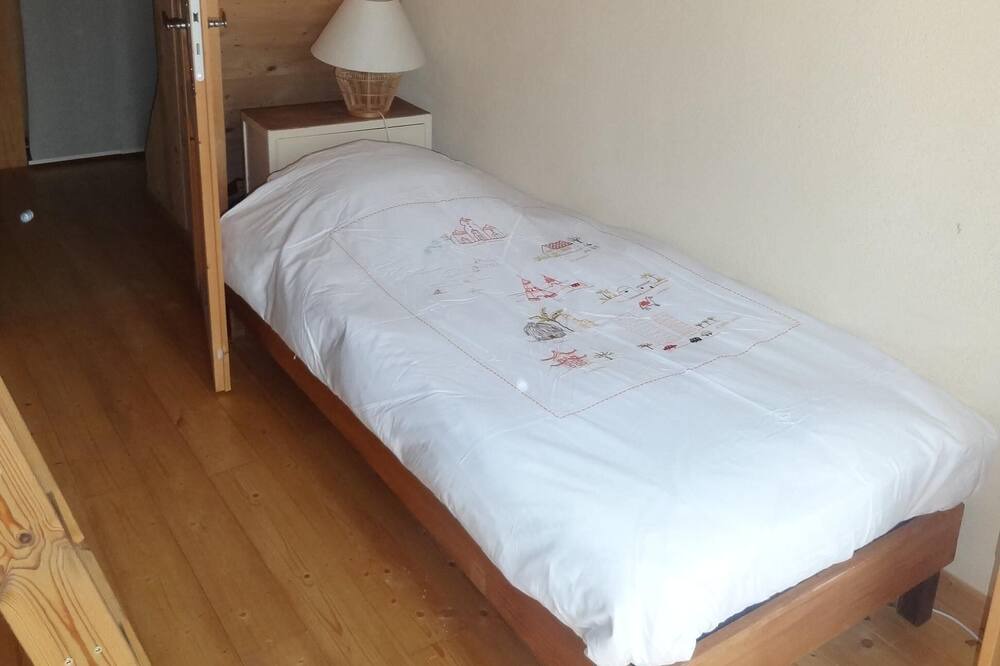Photo of Bedroom in Bagnols-sur-Ceze