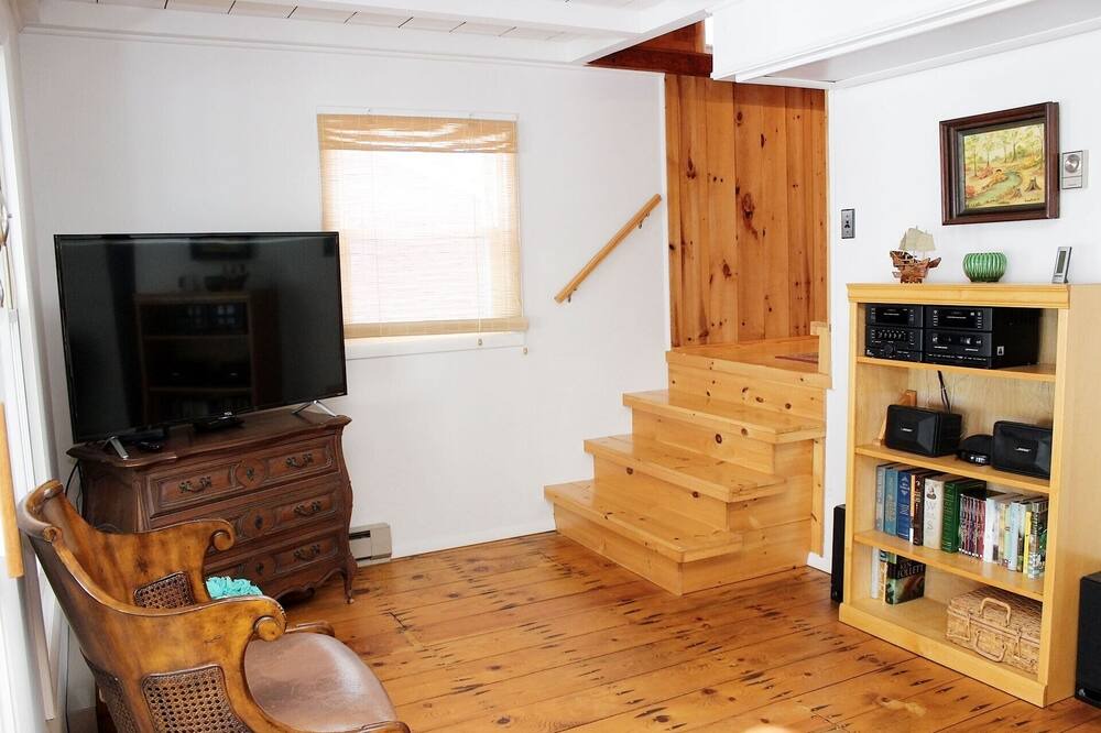 Photo of Livingroom in Town of Scriba