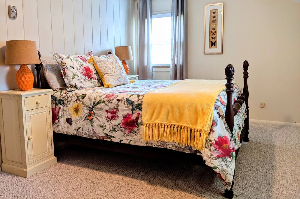 Photo of Bedroom in Town of Scriba