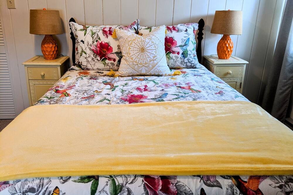 Photo of Bedroom in Town of Scriba