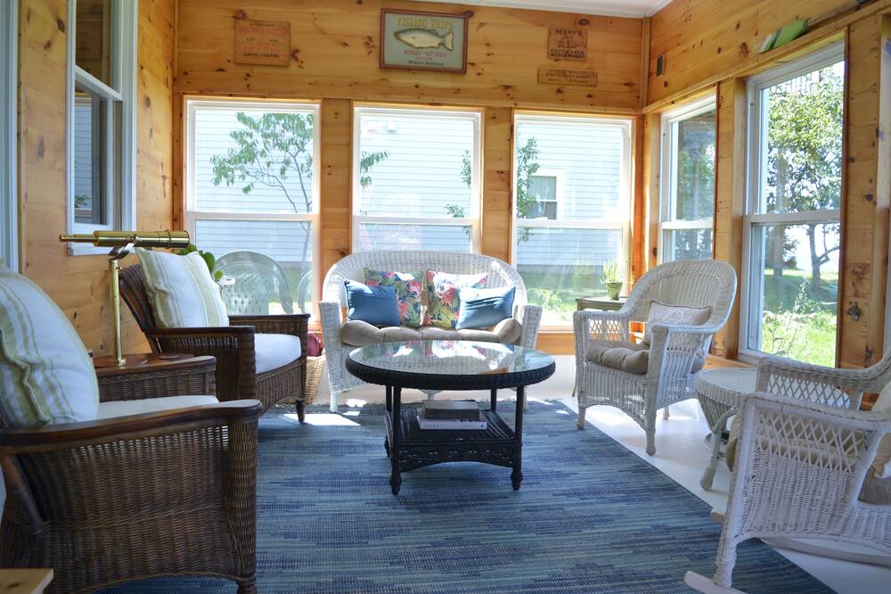 Photo of Livingroom in Town of Scriba