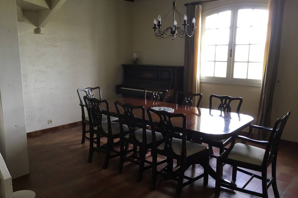 Photo of Bedroom in Oupia