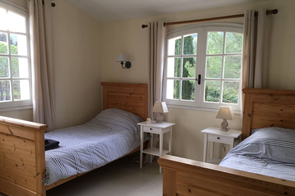 Photo of Others in Oupia