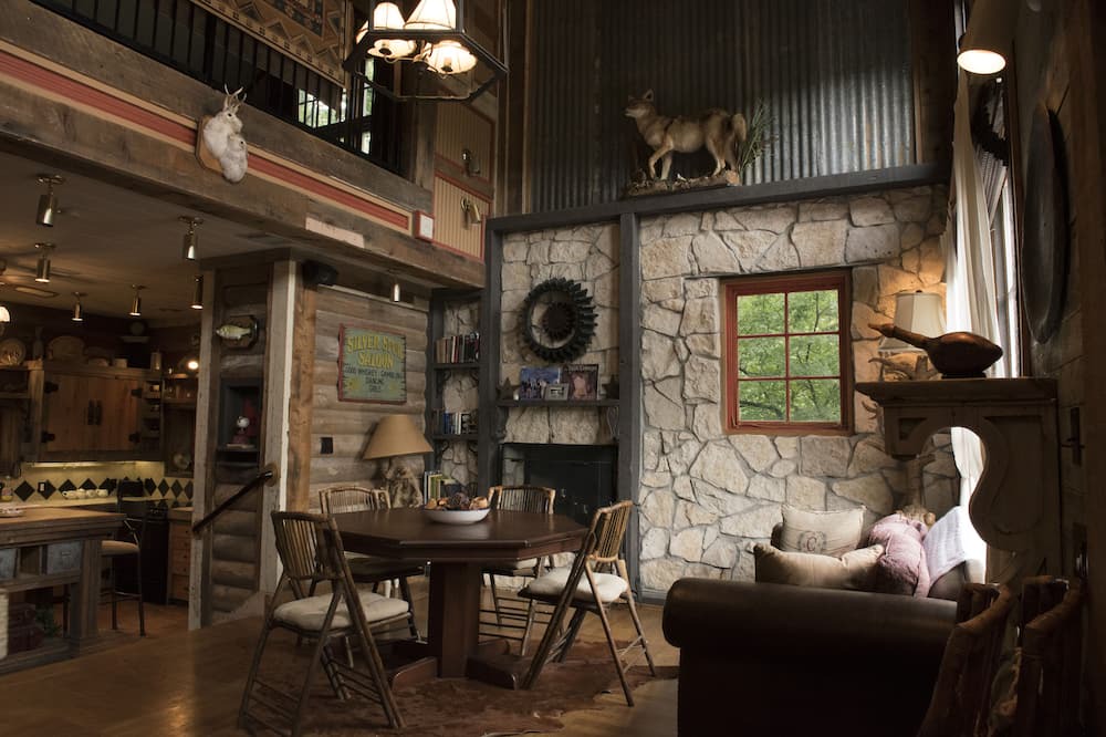 Photo of Livingroom in Cumby