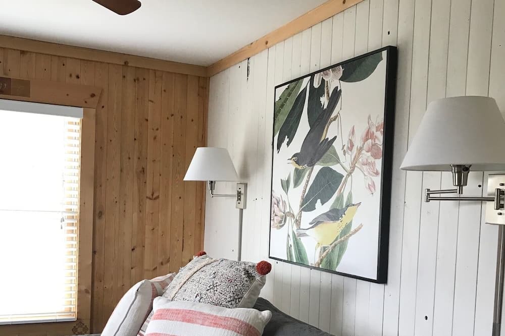 Photo of Others in Nye