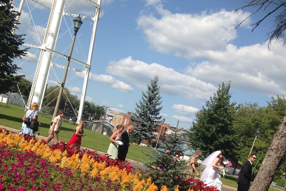 Photo of Outdoor in Ottawa Division