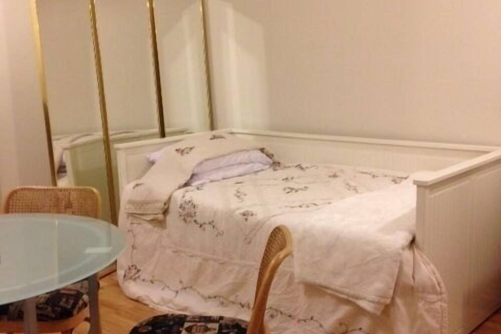 Photo of Bedroom in Ottawa Division